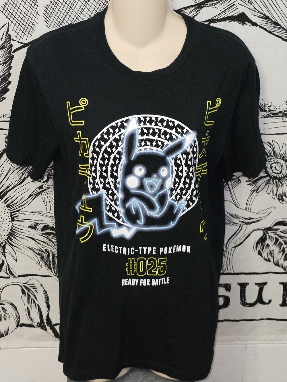 Pokemon Pikachu Electric Type Ready For Battle Graphic Print T-Shirt Size Small